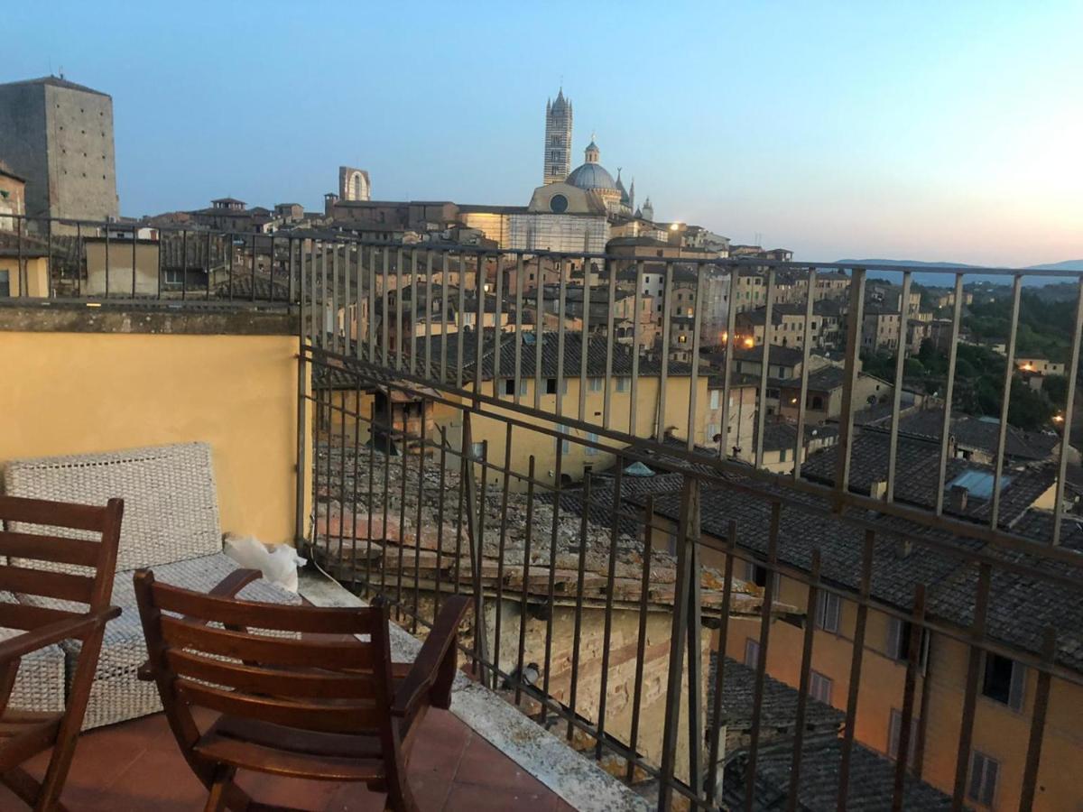 Apartamento La Terrazza Sul Duomo Siena Exterior foto